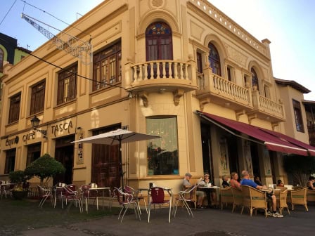 Das Café Ebano am Kirchplatz in Puerto de la Cruz