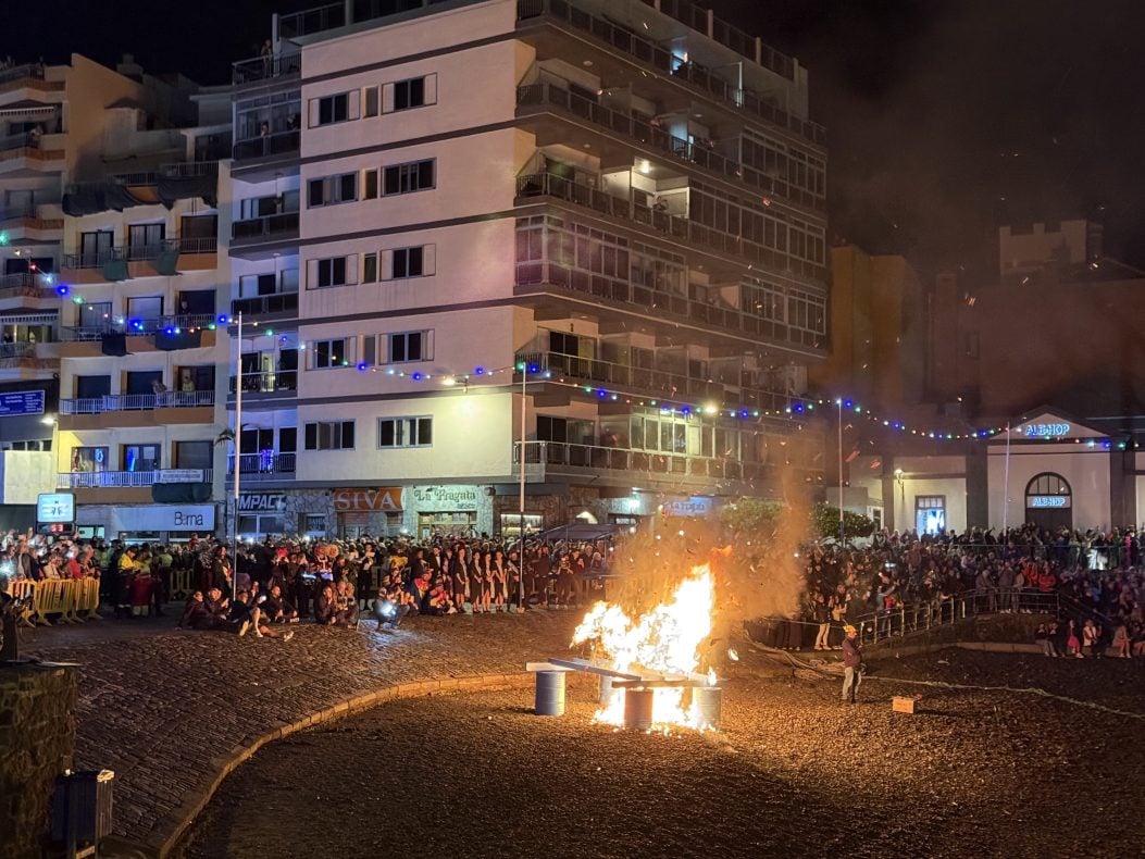 Beerdigung der Sardine Karneval Teneriffa 25 12