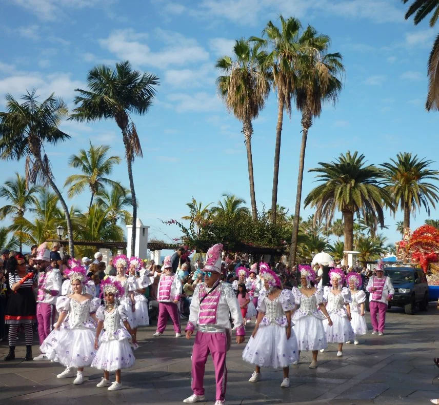 Karneval Teneriffa Puerto de la Cruz Umzug 25 06