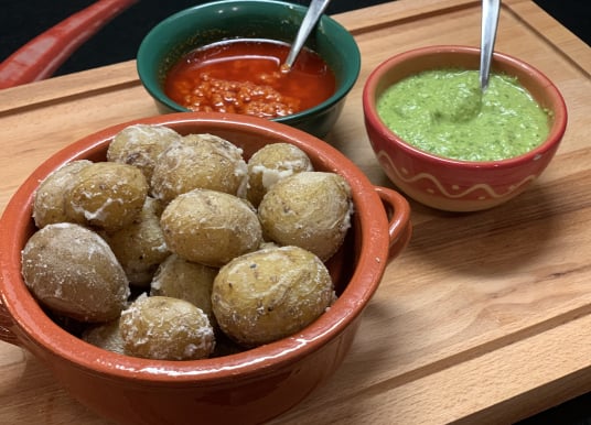 Papas arrugadas Rezept – kanarische Kartoffeln mit Salzkruste schnell & einfach