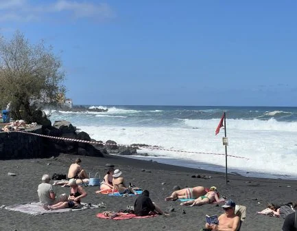 Abwasser am Strand von Puerto de la Cruz: “Wir baden in Exkrementen”