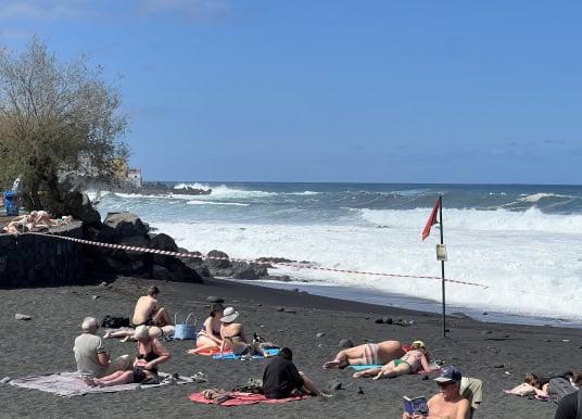 Abwasser an Teneriffa-Strand: “Unbekannte Rohre” und “strukturelle Probleme”