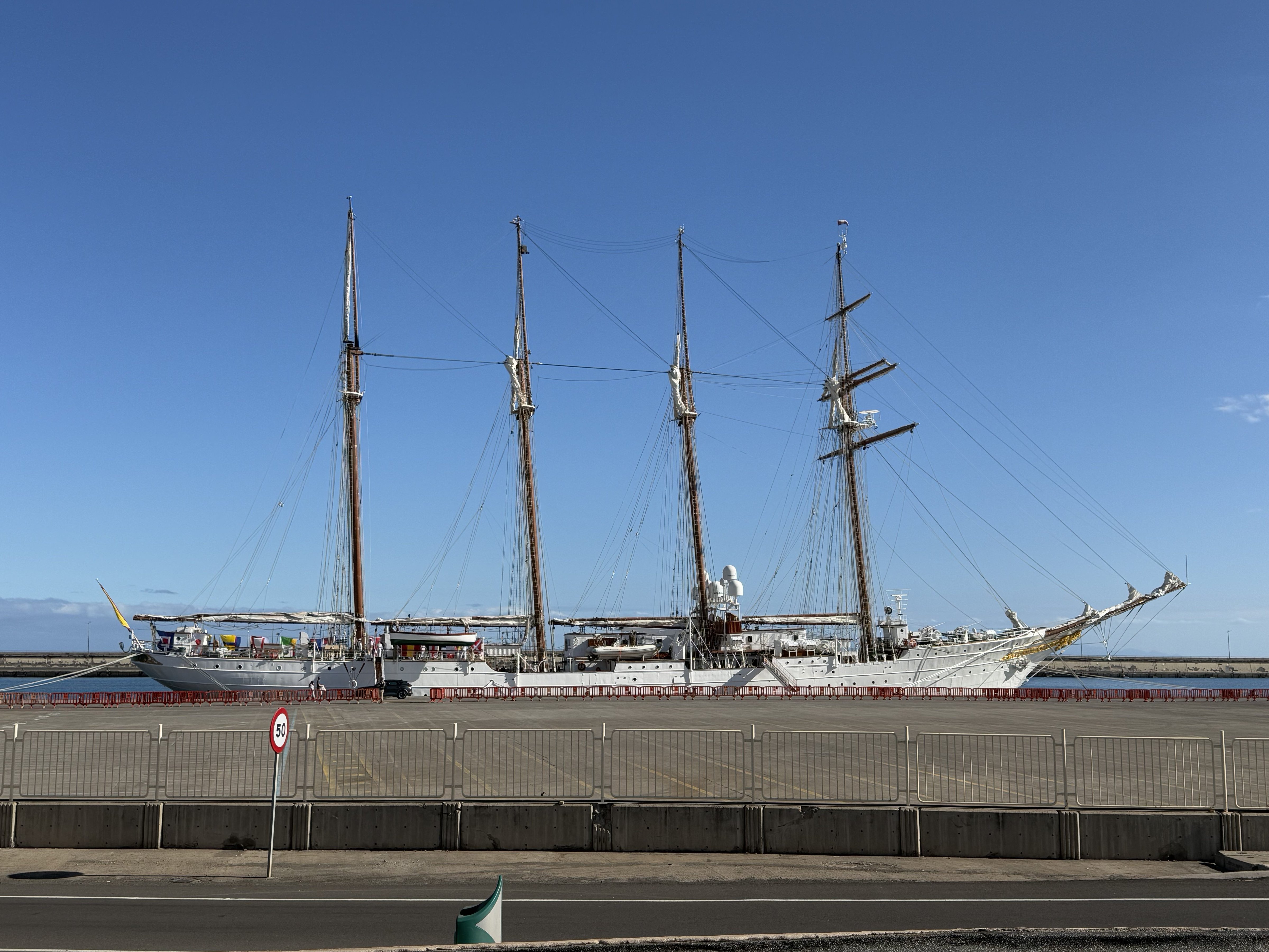 Spanisches Marine-Schulschiff Juan Sebastián Elcano Santa Cruz Teneriffa