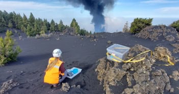 Vulkanausbruch La Palma Forscher sammelt Asche Involcan