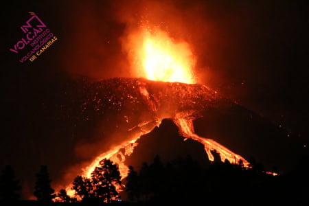 Vulkanausbruch La Palma Hauptkrater verstopft Lavasee Nordflanke Involcan